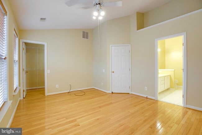 Building Photo - 4609 Fair Valley Dr