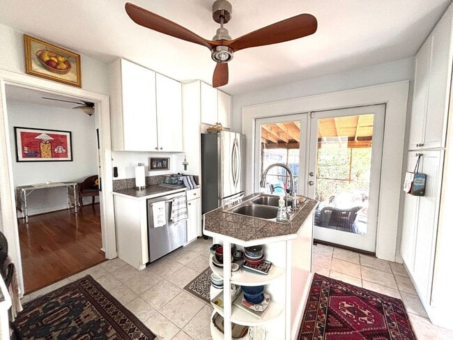 Building Photo - Available April 1st. Beautiful 2 BR/1 BA Home in the Heart of the Old Village!