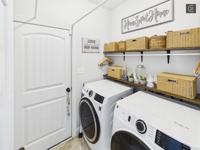 Building Photo - 703 Kiwi Stone Cir