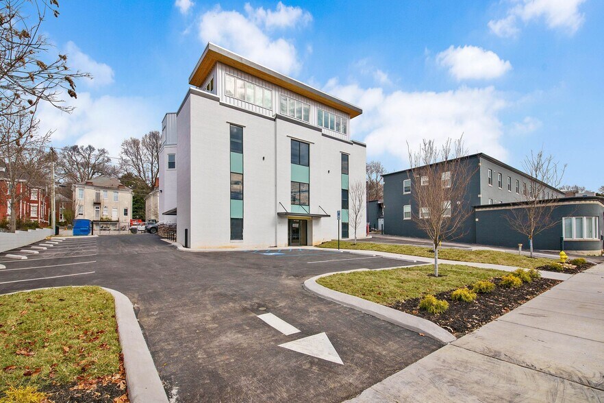 Building Photo - Eight59 Flats