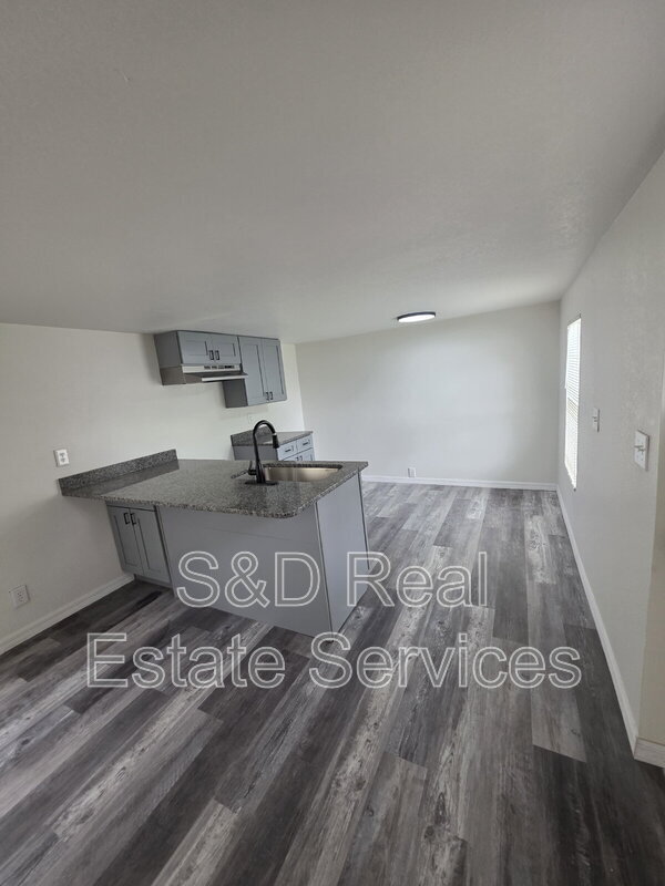 Building Photo - 111 8th St E