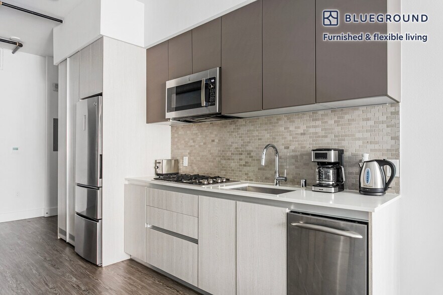 Building Photo - 3838 Dunn Dr