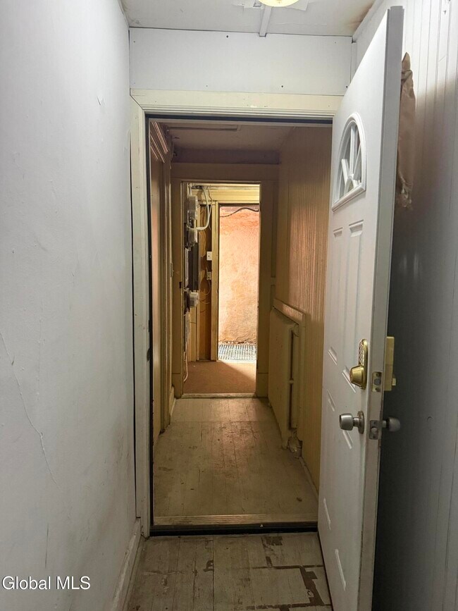 Building Photo - 55 Ten Broeck St