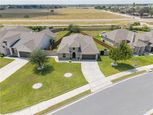 Building Photo - 14224 Amistad Cir