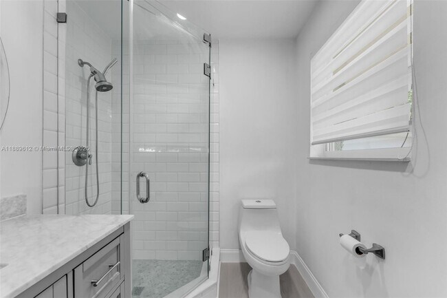 Building Photo - 4400 SW 89th Ave