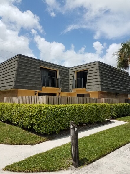Building Photo - 2205 22nd Way