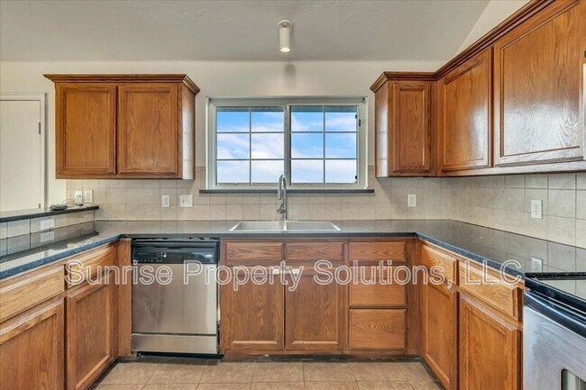 Building Photo - 217 Dollina Ct