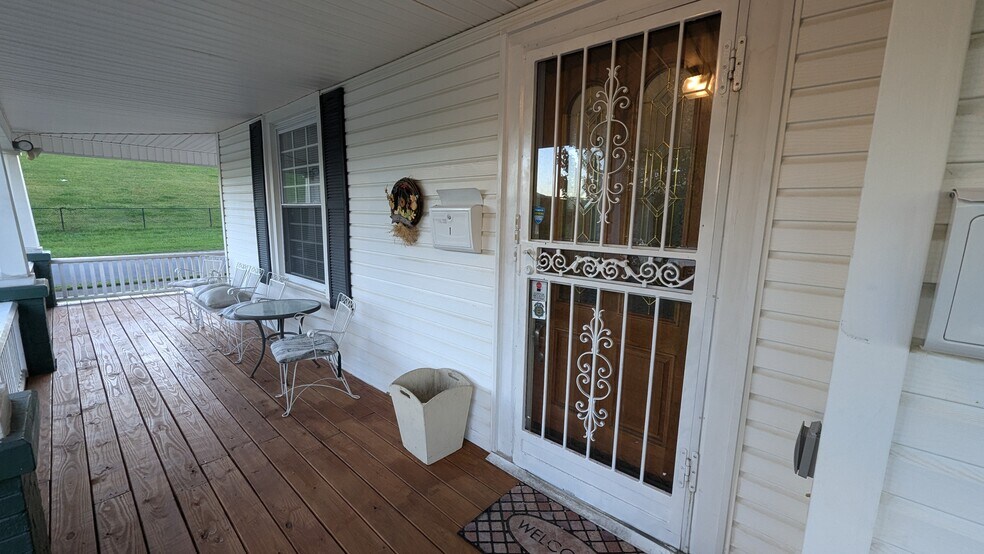 Shared porch - 401 E Chilhowie Ave