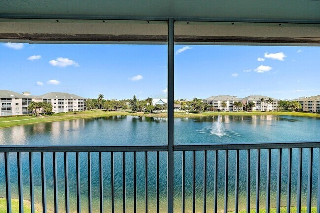 Building Photo - 353 S US Hwy 1