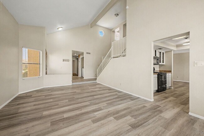 Building Photo - 184 S Willow Creek St