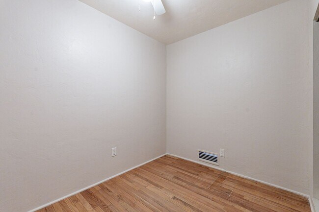 Building Photo - 1148 E Seneca St