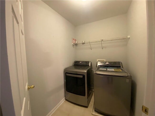 Building Photo - 12945 Morningpark Cir