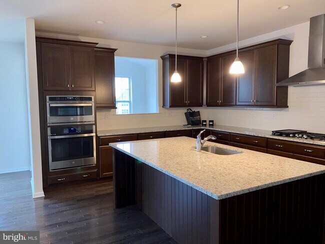 Building Photo - 730 Houston St