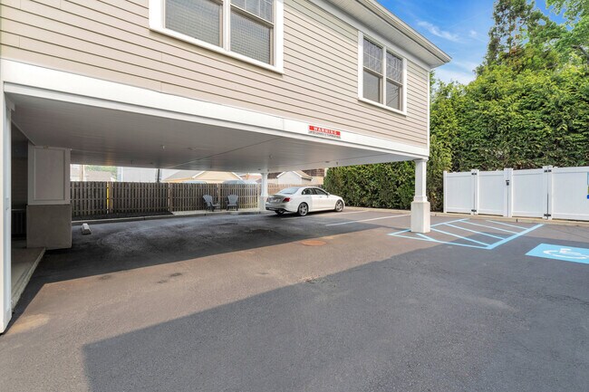 Building Photo - 308 Morris Ave