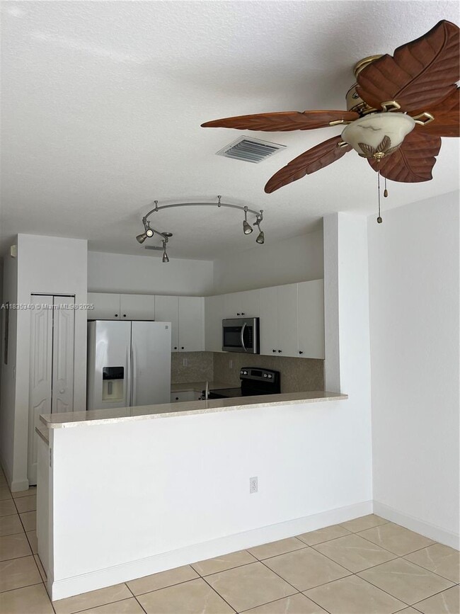 Building Photo - 8320 SW 150th Ave