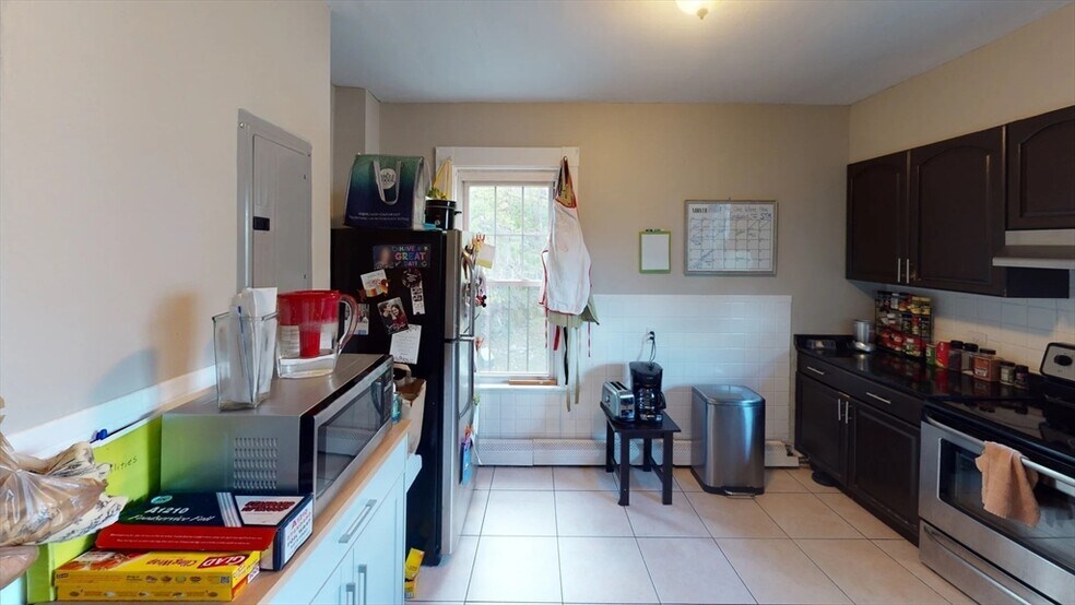 Building Photo - 73 Chestnut Hill Ave