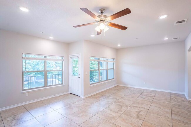 Building Photo - 221 Birch Oak Ln