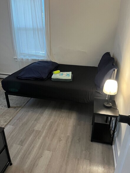 Building Photo - 25 Stevens St