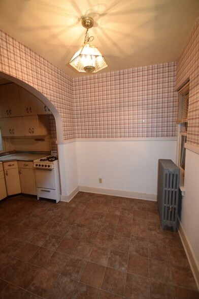 Building Photo - 528 State St