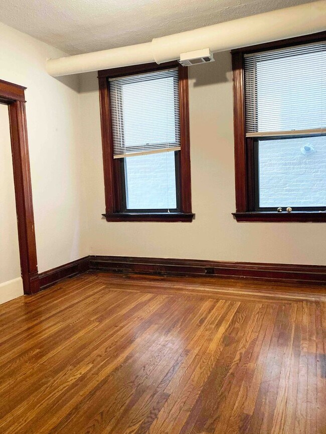 Building Photo - 3241 Jefferson Ave