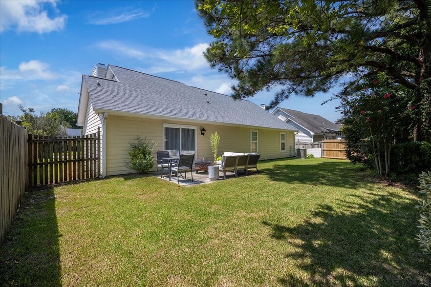 Back yard & Patio - 2204 Loblolly Ct