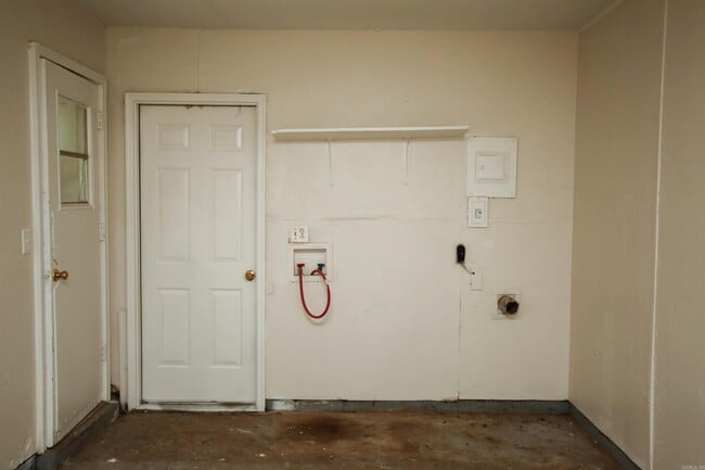 Building Photo - 2406 Belmoor Ave