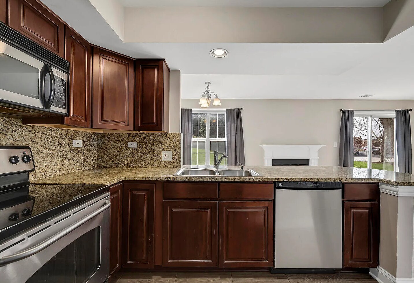 Building Photo - 11 Foxcroft Rd