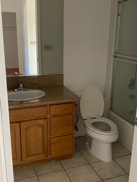 Building Photo - 174 W Linden Ave