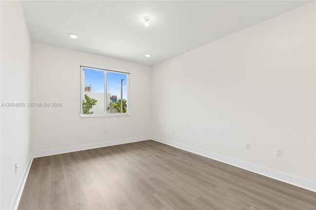 Building Photo - 6416 NW 102nd Ct