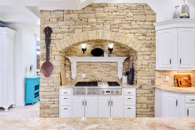 Building Photo - 13300 SW 38th St