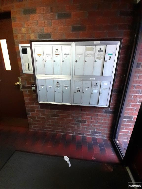 Building Photo - 116 71st St