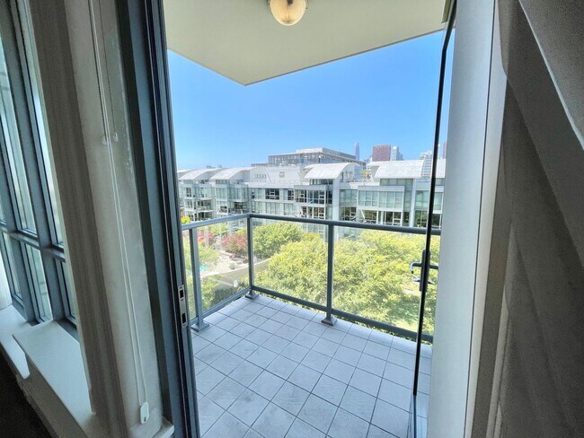 Building Photo - Luxurious Condo at Madrone w/Bay, City Views, Balcony, Pool, Parking - A Must See - PROGRESSIVE