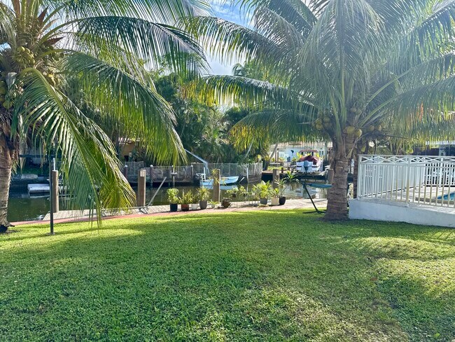 Building Photo - 4540 SW 28th Terrace