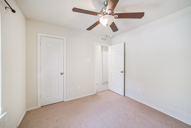 Building Photo - 1609 Peach Dale Ct