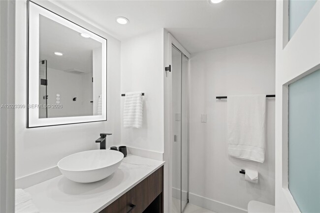 Building Photo - 5701 Collins Ave