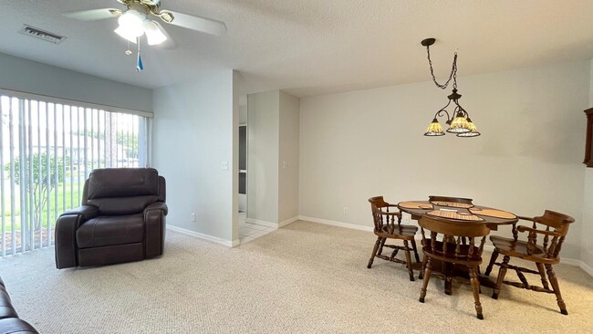 Building Photo - 829 Timberview Dr