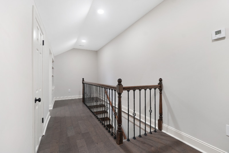 Building Photo - 146 E Fairview Ave