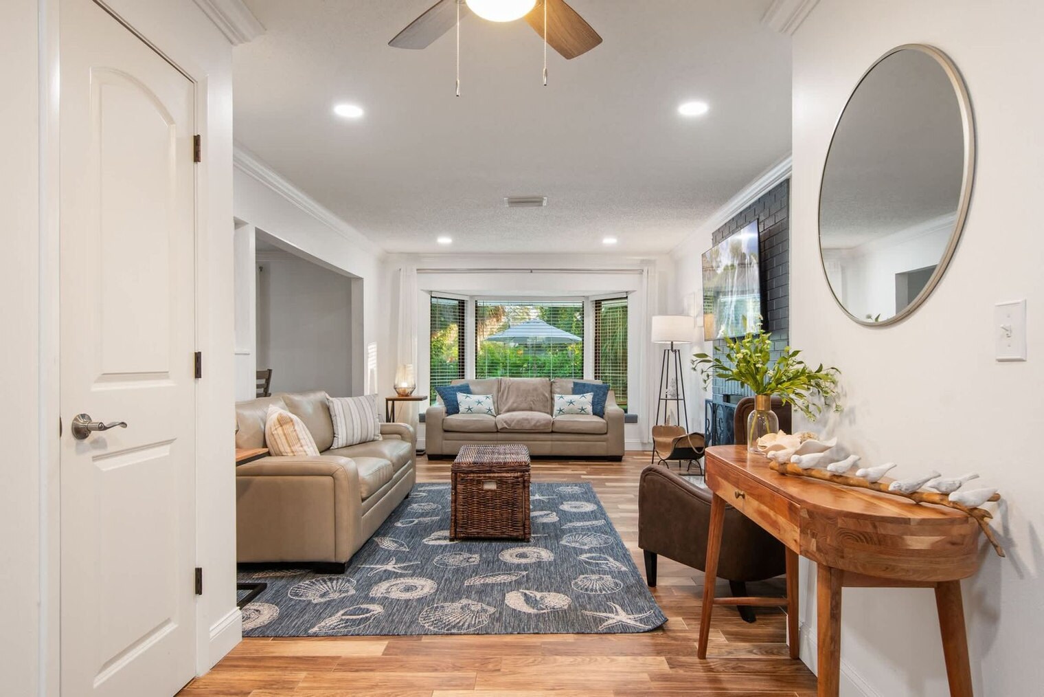 Building Photo - 612 Montezuma Dr