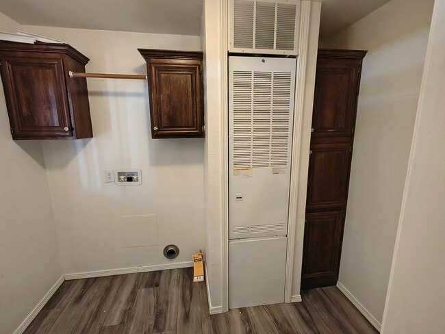 Building Photo - 386 Petrol Rd