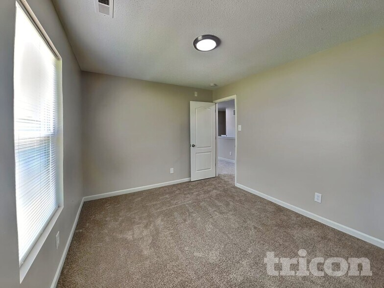 Building Photo - 6817 Wandering Creek Dr