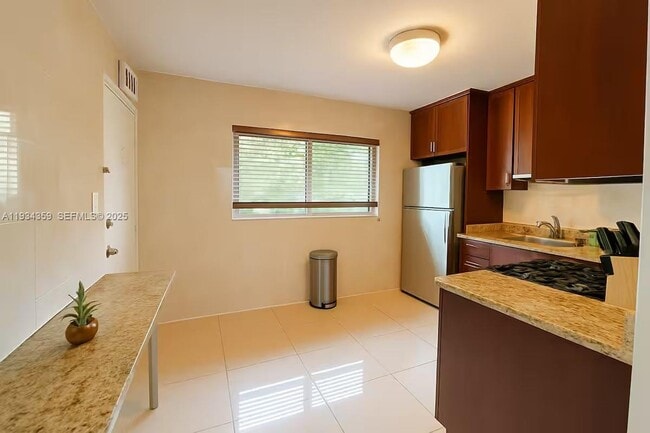 Building Photo - 1029 94th St