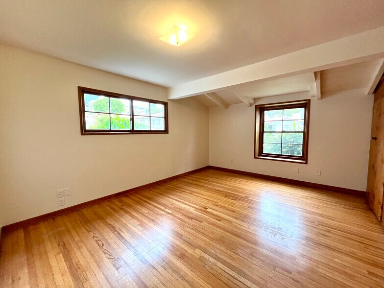 Building Photo - 2548 Via Carrillo