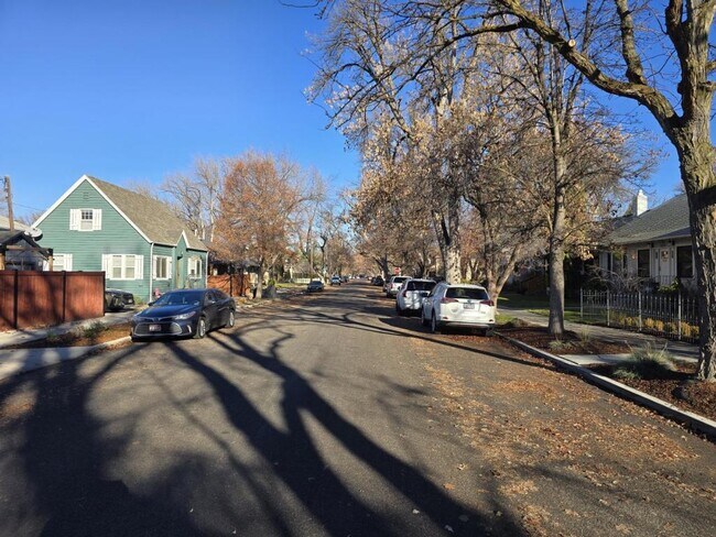 Building Photo - 1010 N 7th St