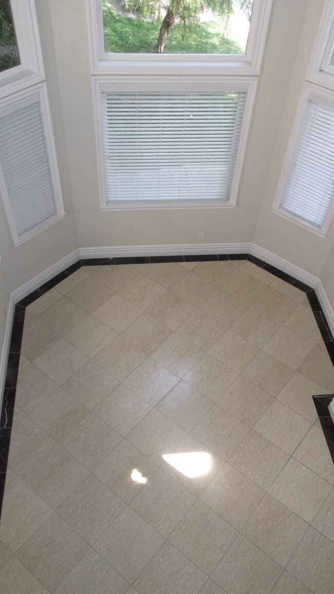 Building Photo - 1842 10th St