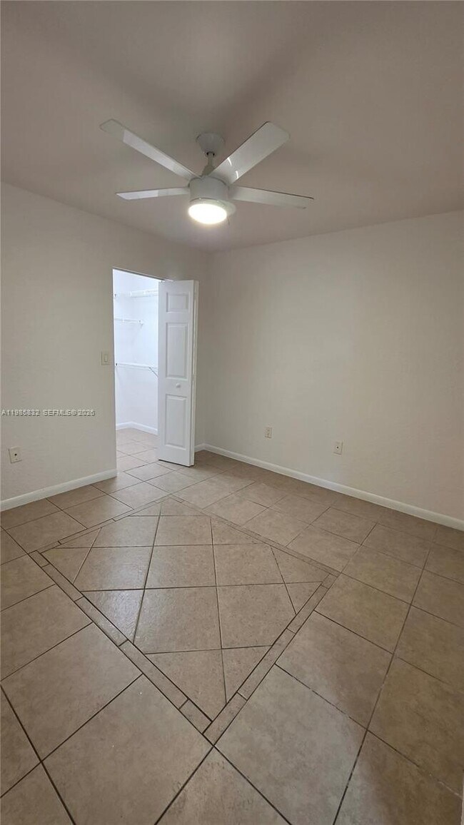 Building Photo - 2881 N Oakland Forest Dr