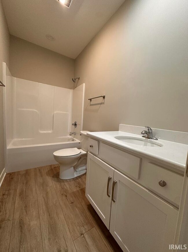 Building Photo - 3824 High Pointe Dr