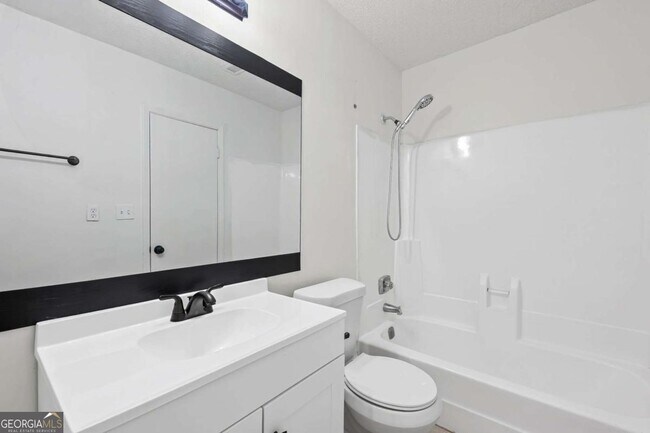 Building Photo - 579 Northridge Rd