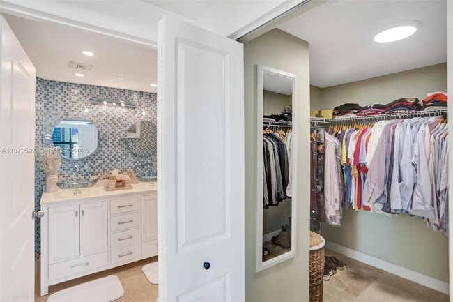 Building Photo - 1250 S Miami Ave