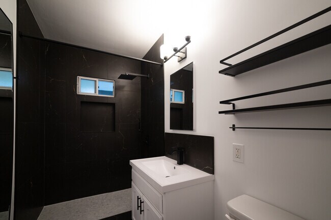 Building Photo - 11638 Riverside Dr