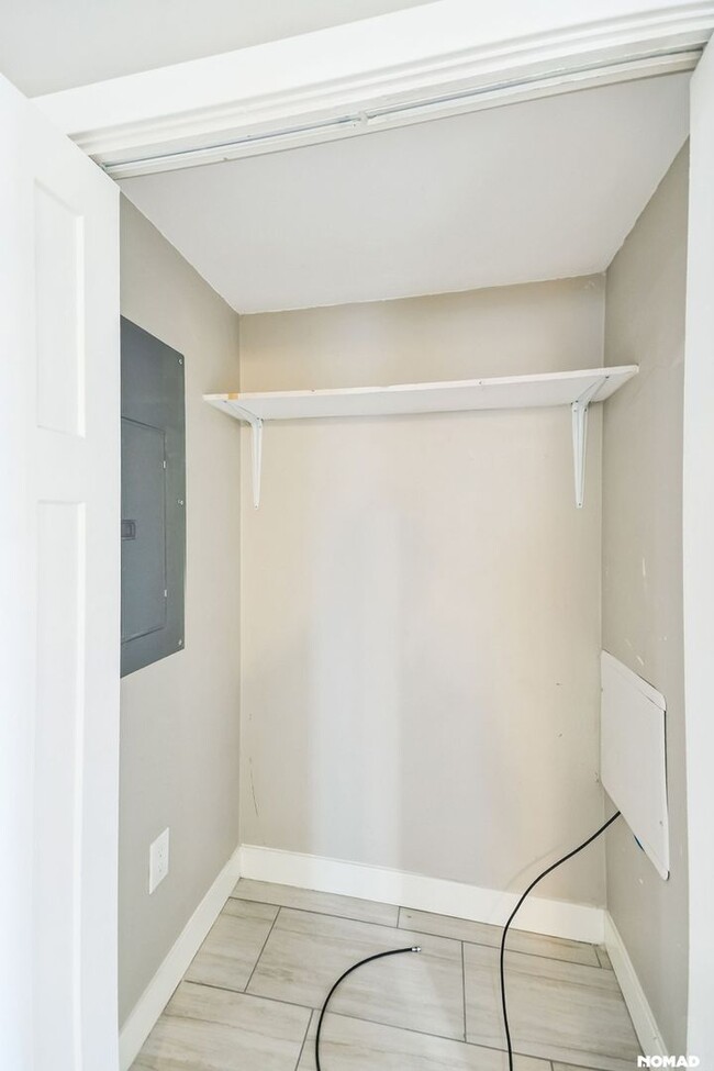 Building Photo - 3555 E 4th St